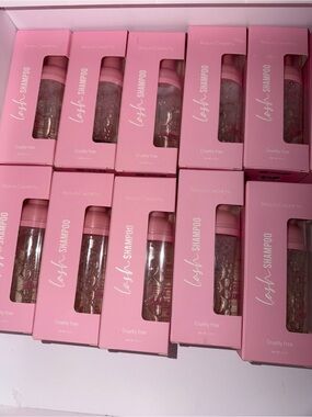 Lash Shampoo w brush